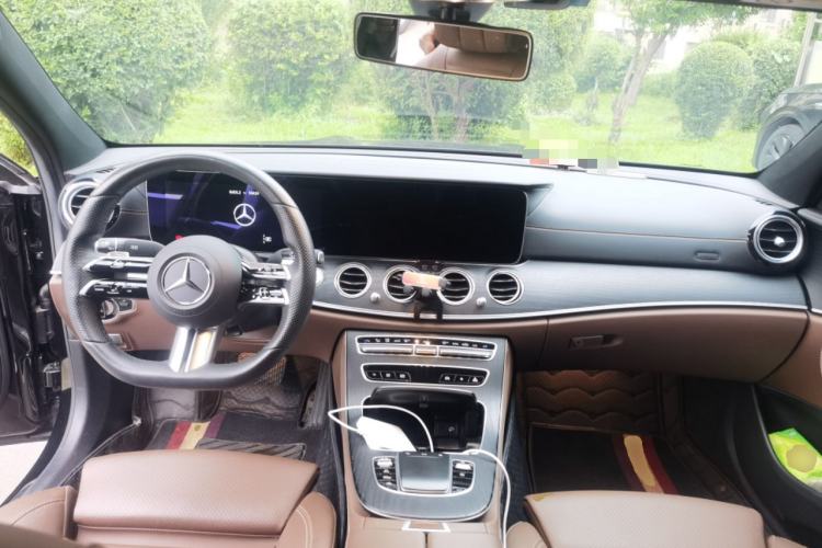 Used Mercedes-Benz E-Class 2022 E 260 L Sport Edition Center Console