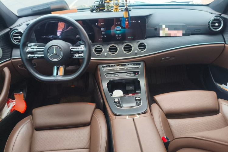 Used Mercedes-Benz E-Class 2022 Revised E 300 L Sport Luxury Edition Center Console
