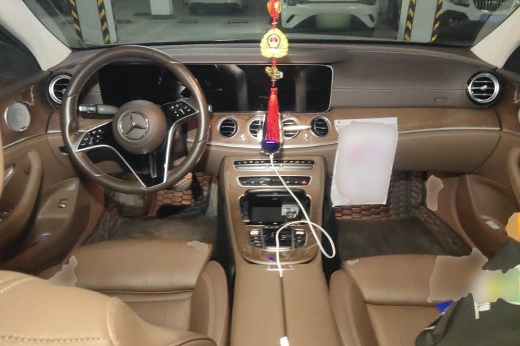 Used Mercedes-Benz E-Class 2022 Updated E 300 L Luxury Edition Center Console