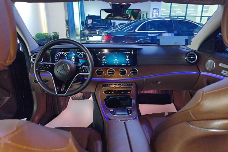 Used Mercedes-Benz E-Class 2022 E 300 L Luxury Model Center Console