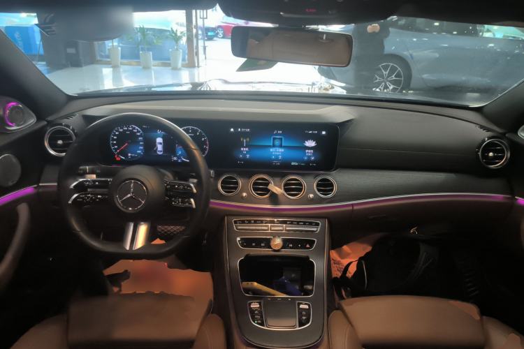 Used Mercedes-Benz E-Class 2022 Revised E 300 L Sport Luxury Edition Center Console