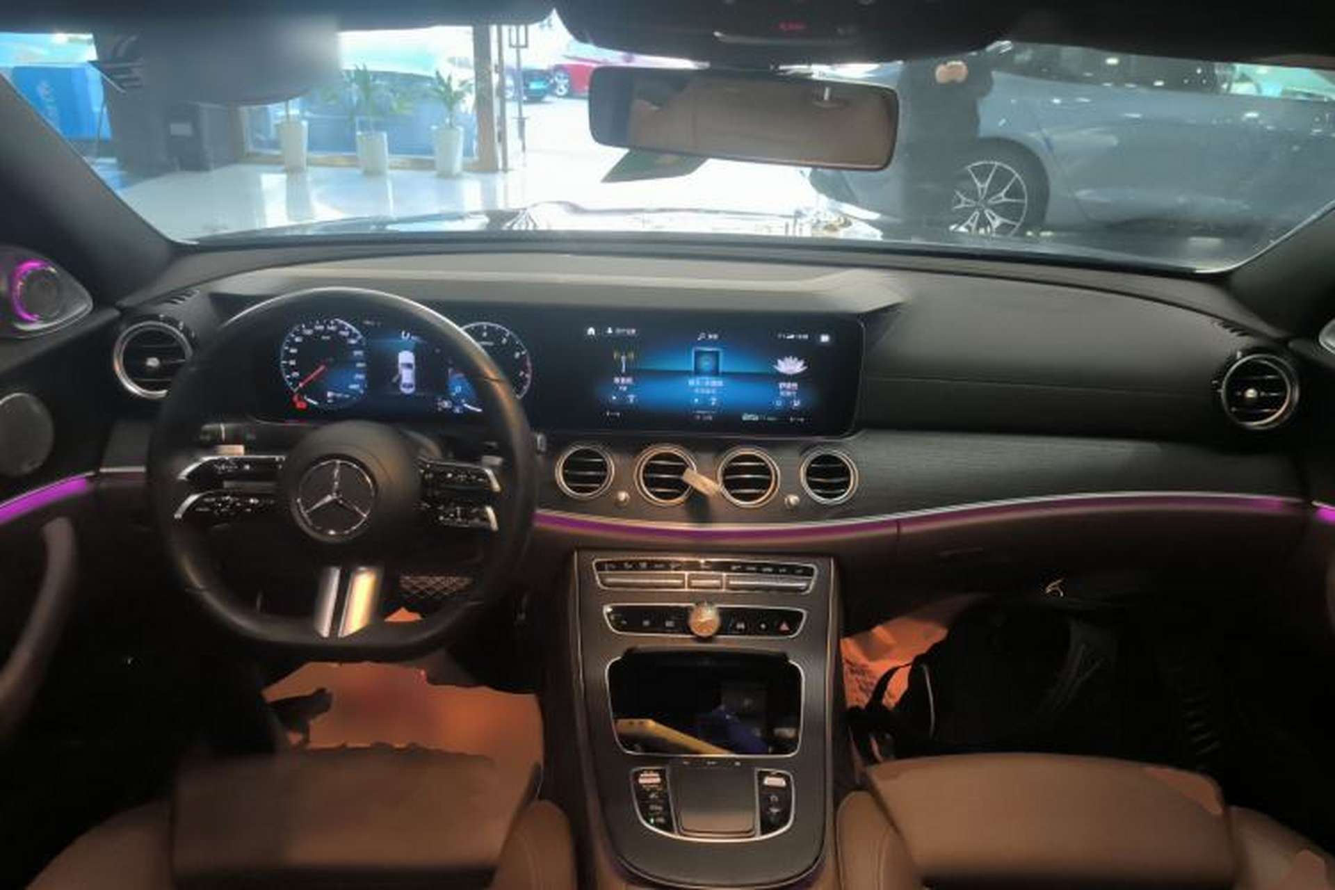 Used Mercedes-Benz E-Class 2022 Revised E 300 L Sport Luxury Edition Center Console