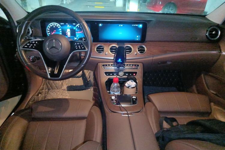 Used Mercedes-Benz E-Class 2022 E 260 L Center Console