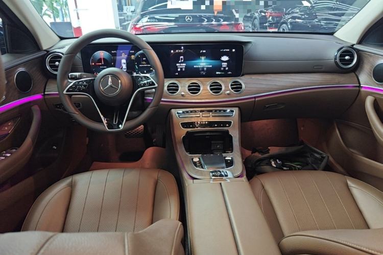 Used Mercedes-Benz E-Class 2022 Revised Version E 300 L Fashion Edition Center Console