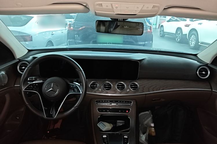 Used Mercedes-Benz E-Class 2022 Revised Version E 300 L Luxury Edition Center Console