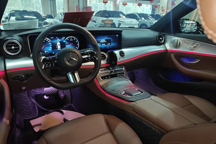 Used Mercedes-Benz E-Class 2022 Revised Version E 300 L Sport Luxury Edition Center Console