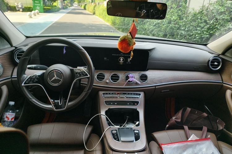 Used Mercedes-Benz E-Class 2022 Second Facelift E 300 L Fashion Edition Center Console