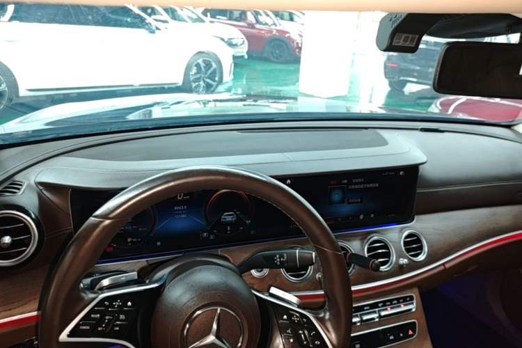 Used Mercedes-Benz E-Class 2022 Revised Version E 300 L Luxury Edition Center Console