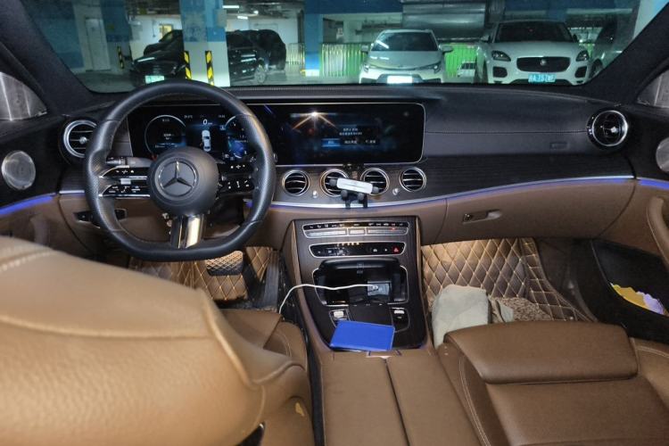 Used Mercedes-Benz E-Class 2022 E 260 L Sport Edition Center Console