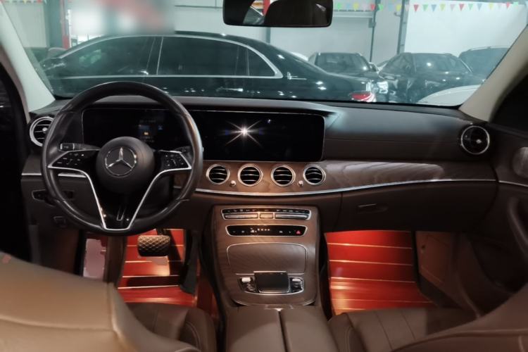 Used Mercedes-Benz E-Class 2022 Revised Version E 300 L Luxury Edition Center Console