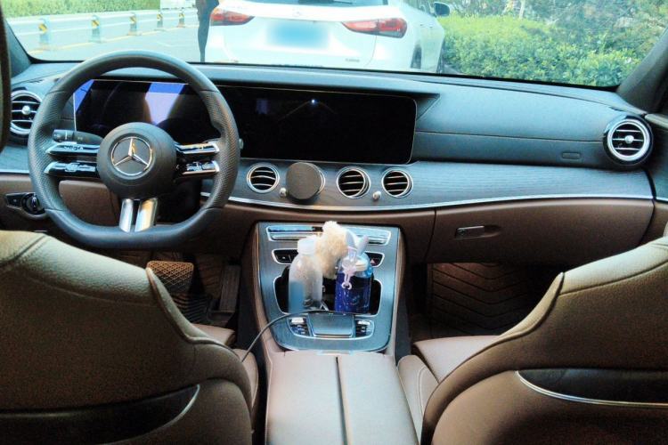 Used Mercedes-Benz E-Class 2022 Second Facelift E 300 L Sport Luxury Edition Center Console