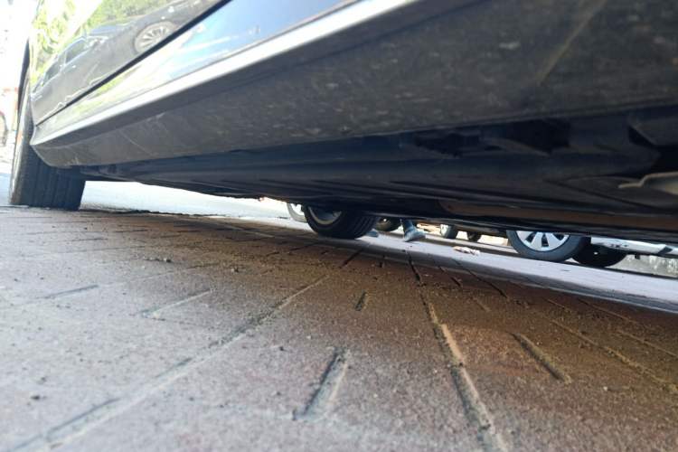 Used Mercedes-Benz E-Class 2022 Revised E 300 L Sporty and Stylish Edition Chassis Front Right