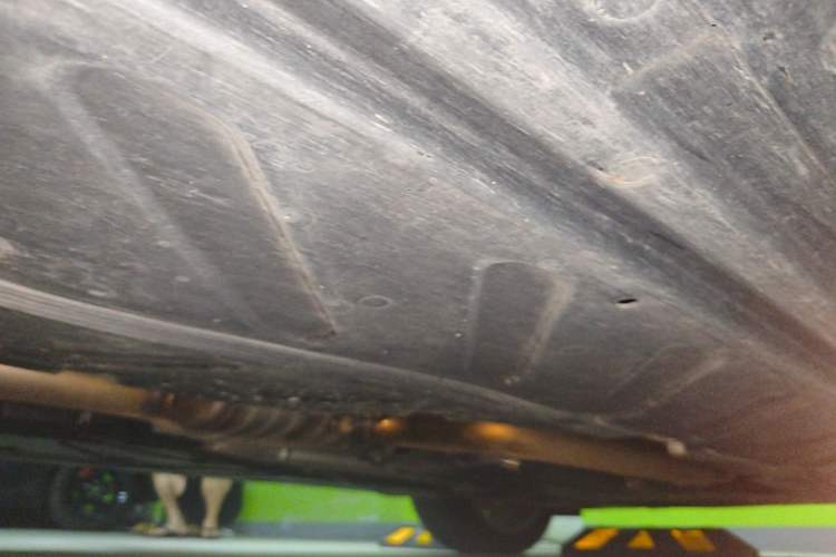 Used Mercedes-Benz E-Class 2022 E 300 L Sporty and Stylish Model Chassis Front Right