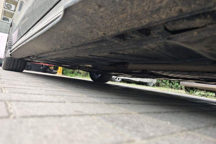 Used Mercedes-Benz E-Class 2022 Revised E 300 L Sporty and Stylish Edition Chassis Front Right