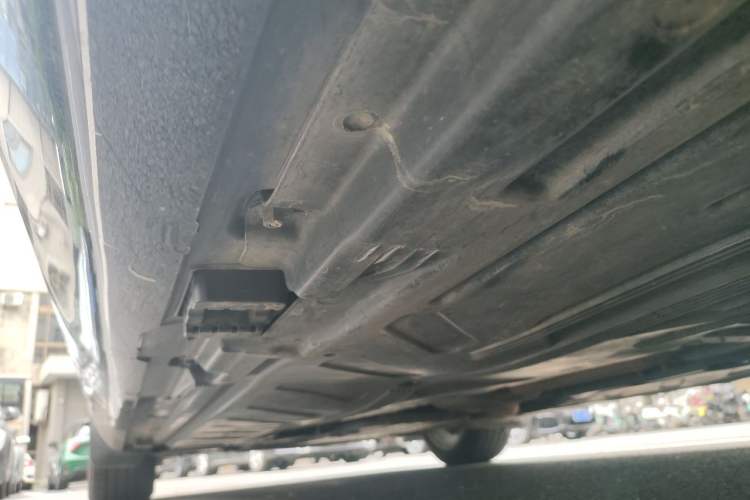 Used Mercedes-Benz E-Class 2022 E 300 L Luxury Model Chassis Rear Left