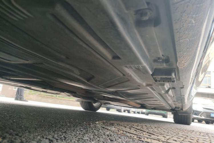Used Mercedes-Benz E-Class 2022 E 300 L Luxury Model Chassis Rear Right