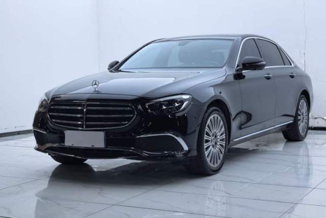 Ojetý Mercedes-Benz E-Class 2022 Second Facelift E 300 L Fashion Edition