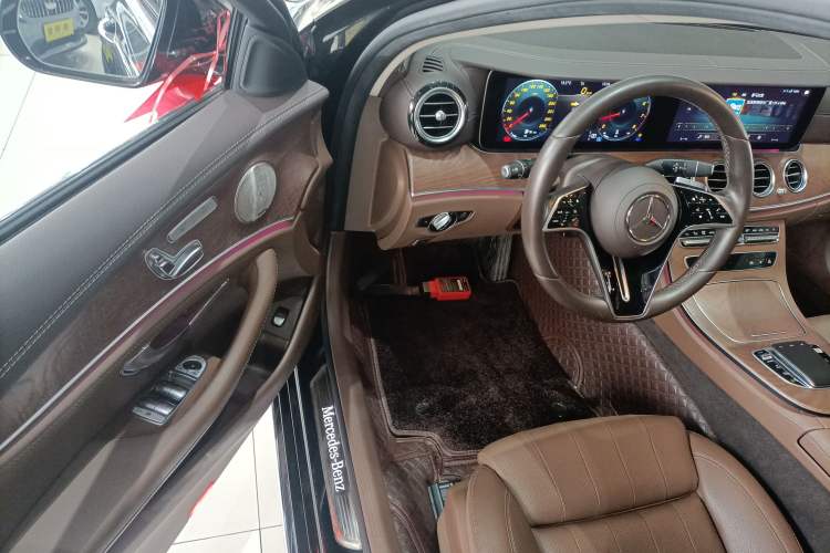 Used Mercedes-Benz E-Class 2022 Second Facelift E 300 L Luxury Edition Driver Seat