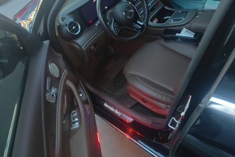 Used Mercedes-Benz E-Class 2022 Revised Version E 300 L Luxury Edition Driver Seat