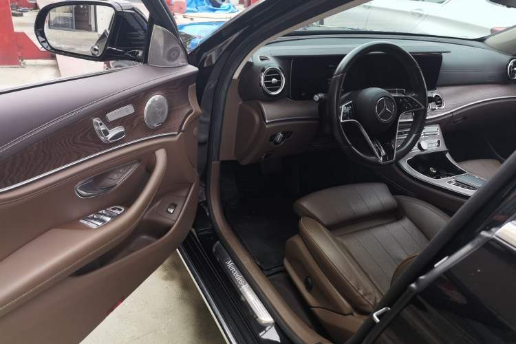Used Mercedes-Benz E-Class 2022 Updated E 260 L Driver Seat