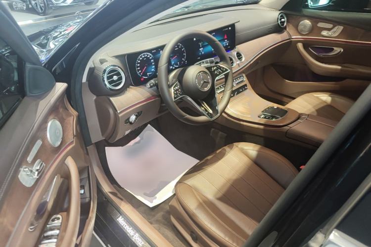 Used Mercedes-Benz E-Class 2022 Revised Version E 300 L Fashion Edition Driver Seat