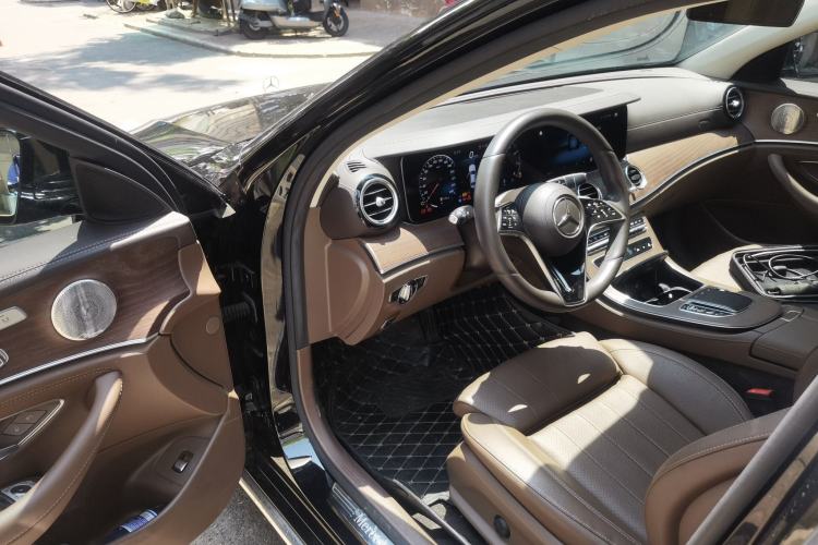 Used Mercedes-Benz E-Class 2022 Updated E 300 L Luxury Edition Driver Seat