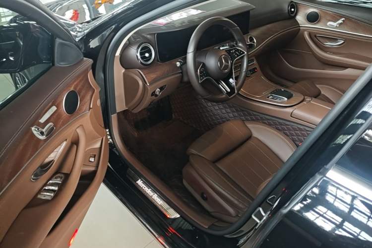 Used Mercedes-Benz E-Class 2022 Second Facelift E 260 L Driver Seat