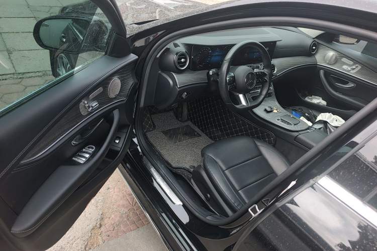 Used Mercedes-Benz E-Class 2022 Revised Version E 300 L Sport Luxury Edition Driver Seat