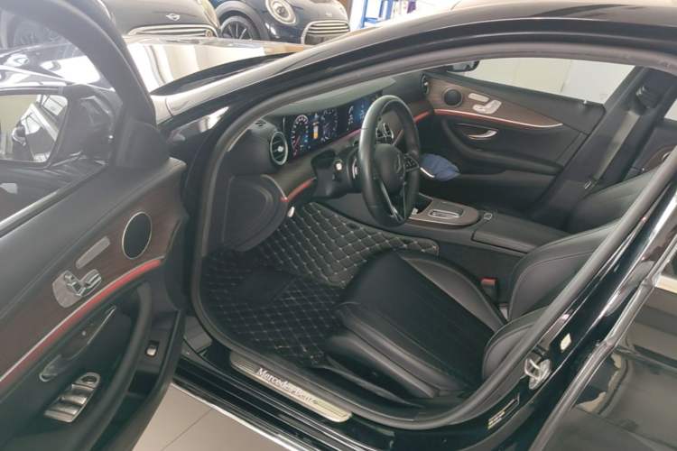 Used Mercedes-Benz E-Class 2022 Revised Version E 300 L Fashion Edition Driver Seat