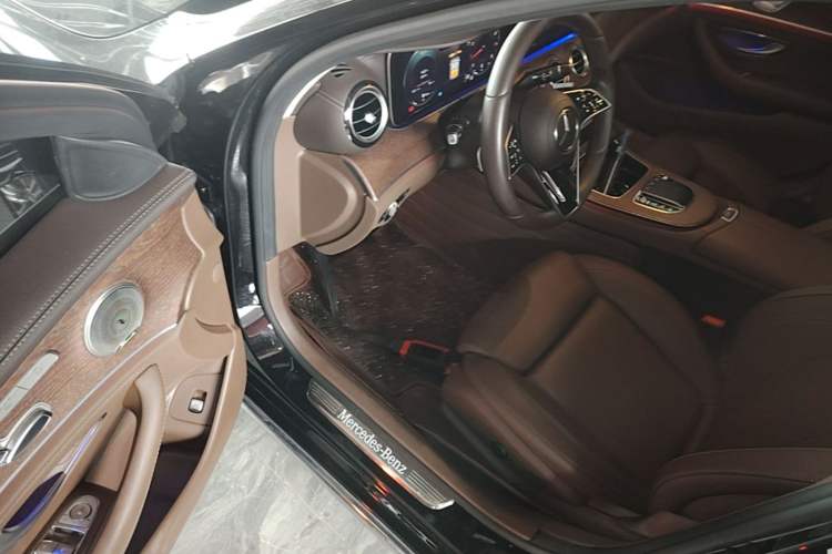 Used Mercedes-Benz E-Class 2022 Second Facelift E 300 L Fashion Edition Driver Seat