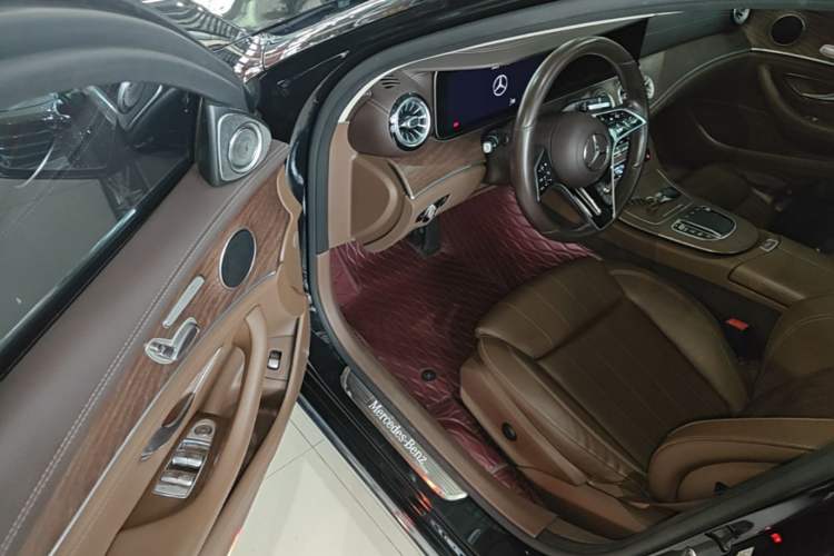 Used Mercedes-Benz E-Class 2022 Updated E 260 L Driver Seat