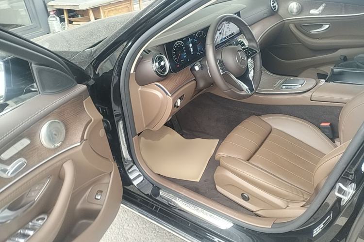Used Mercedes-Benz E-Class 2022 Updated E 260 L Driver Seat