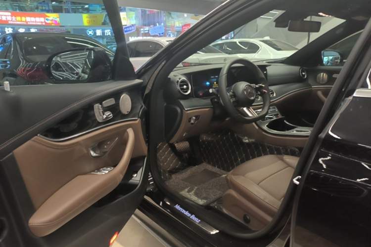 Used Mercedes-Benz E-Class 2022 Revised Version E 300 L Sport Luxury Edition Driver Seat