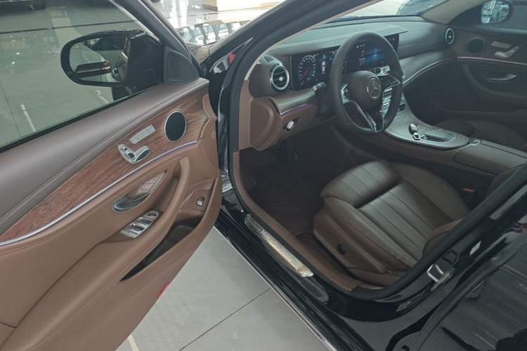Used Mercedes-Benz E-Class 2022 Second Facelift E 300 L Fashion Edition Driver Seat