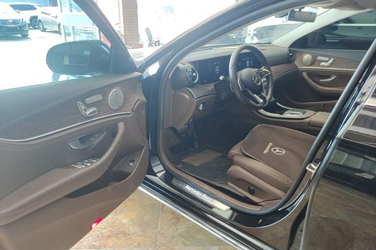 Used Mercedes-Benz E-Class 2022 Second Facelift E 300 L Luxury Edition Driver Seat