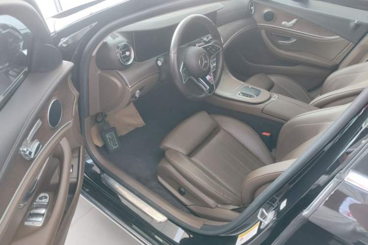 Used Mercedes-Benz E-Class 2022 Updated E 260 L Driver Seat