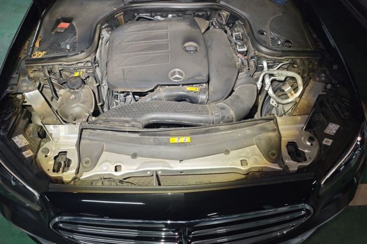 Used Mercedes-Benz E-Class 2022 Revised Version E 300 L Luxury Edition Engine Bay