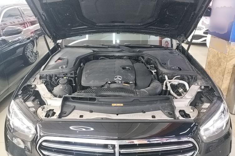 Used Mercedes-Benz E-Class 2022 Revised Version E 300 L Fashion Edition Engine Bay