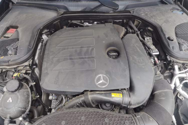 Used Mercedes-Benz E-Class 2022 E 260 L Engine Bay