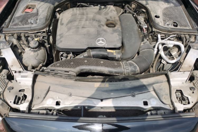 Used Mercedes-Benz E-Class 2022 Revised Version E 300 L Fashion Edition Engine Bay