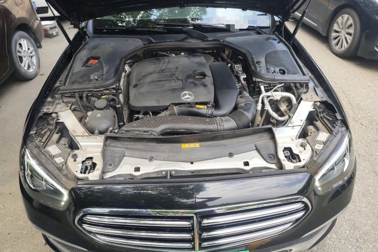 Used Mercedes-Benz E-Class 2022 E 260 L Engine Bay