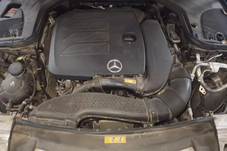 Used Mercedes-Benz E-Class 2022 E 260 L Engine Bay