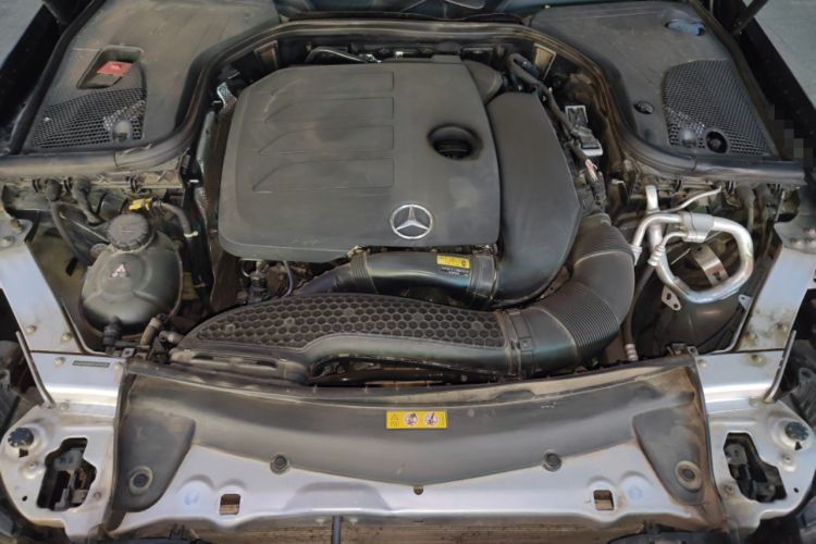 Used Mercedes-Benz E-Class 2022 Revised Version E 300 L Luxury Edition Engine Bay