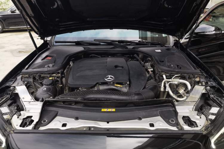 Used Mercedes-Benz E-Class 2022 Updated E 260 L Engine Bay