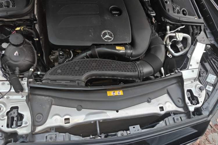 Used Mercedes-Benz E-Class 2022 E 260 L Engine Bay