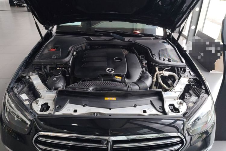 Used Mercedes-Benz E-Class 2022 E 260 L Engine Bay