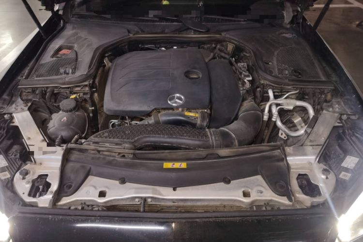 Used Mercedes-Benz E-Class 2022 Revised Version E 300 L Luxury Edition Engine Bay