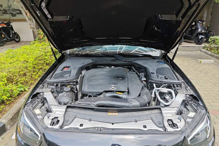 Used Mercedes-Benz E-Class 2022 E 260 Stylish Sports Edition Engine Bay