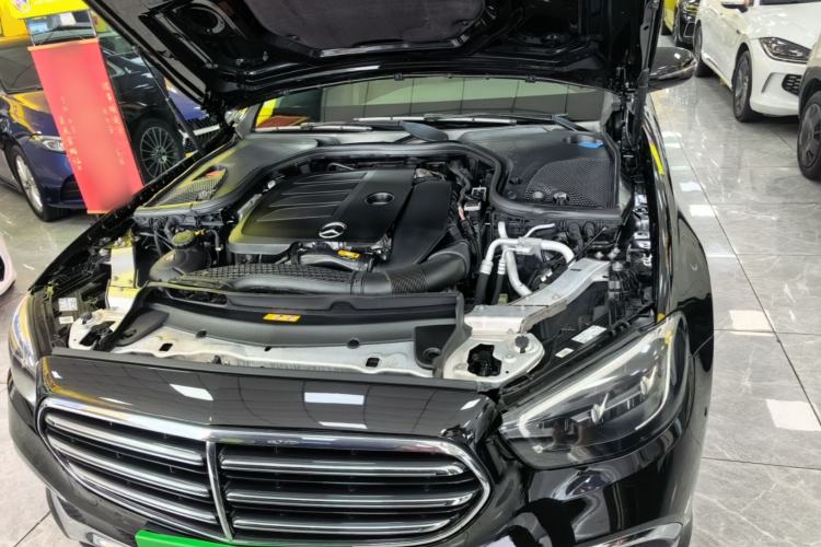 Used Mercedes-Benz E-Class 2022 E 260 L Engine Bay
