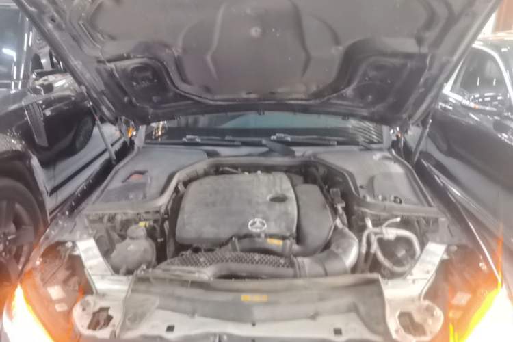 Used Mercedes-Benz E-Class 2022 Second Facelift E 300 L Fashion Edition Engine Bay